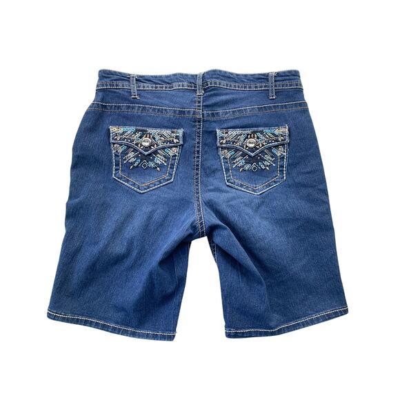 FADED GLORY, PLUS 16W JEAN SHORT WITH EMBELLISHMENT - Picture 2 of 5